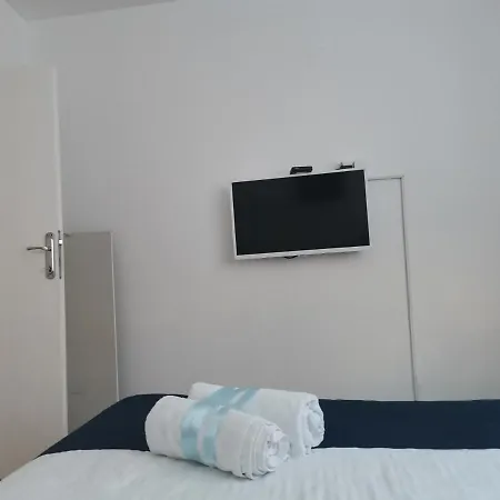 White Centar 3* Kragujevac